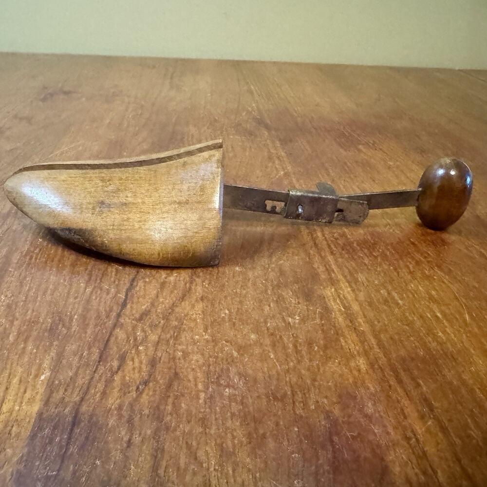Vintage Wooden Shoe Stretcher Adjustable Metal Rack Leather Cobbler Tool